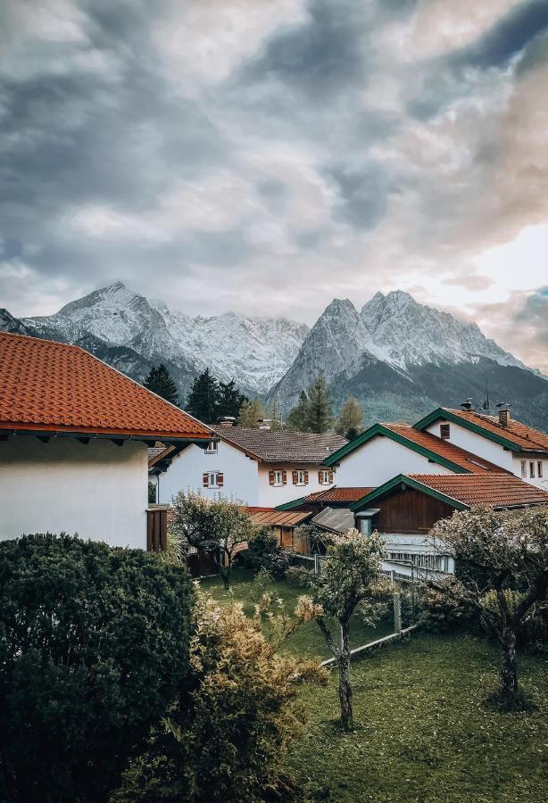 Haus Mit Wunderschoenem Ausblick Und Garten Garmisch-Partenkirchen Exterior photo