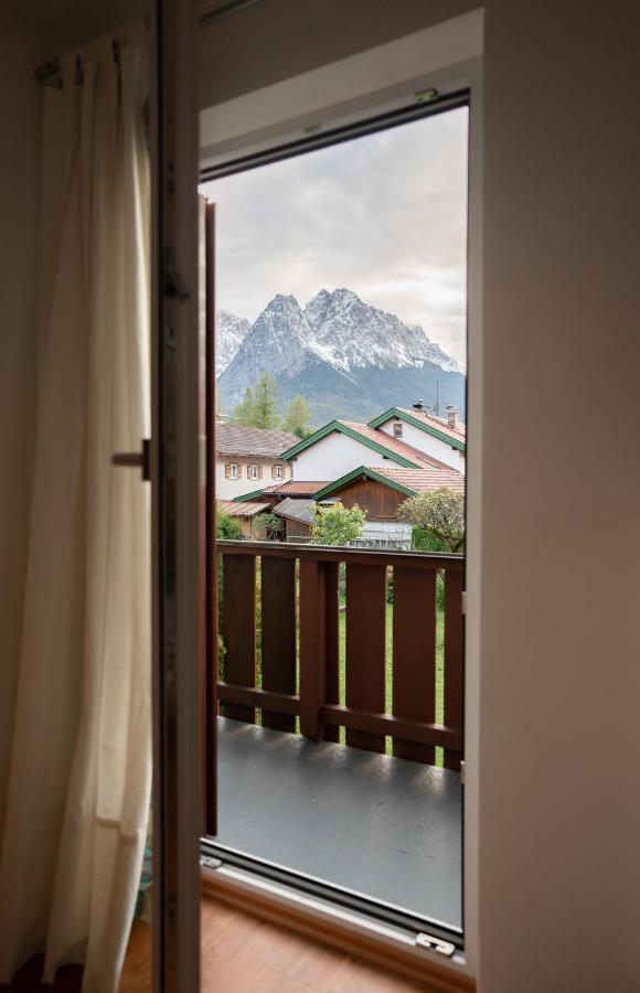 Haus Mit Wunderschoenem Ausblick Und Garten Garmisch-Partenkirchen Exterior photo