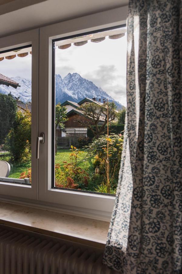 Haus Mit Wunderschoenem Ausblick Und Garten Garmisch-Partenkirchen Exterior photo