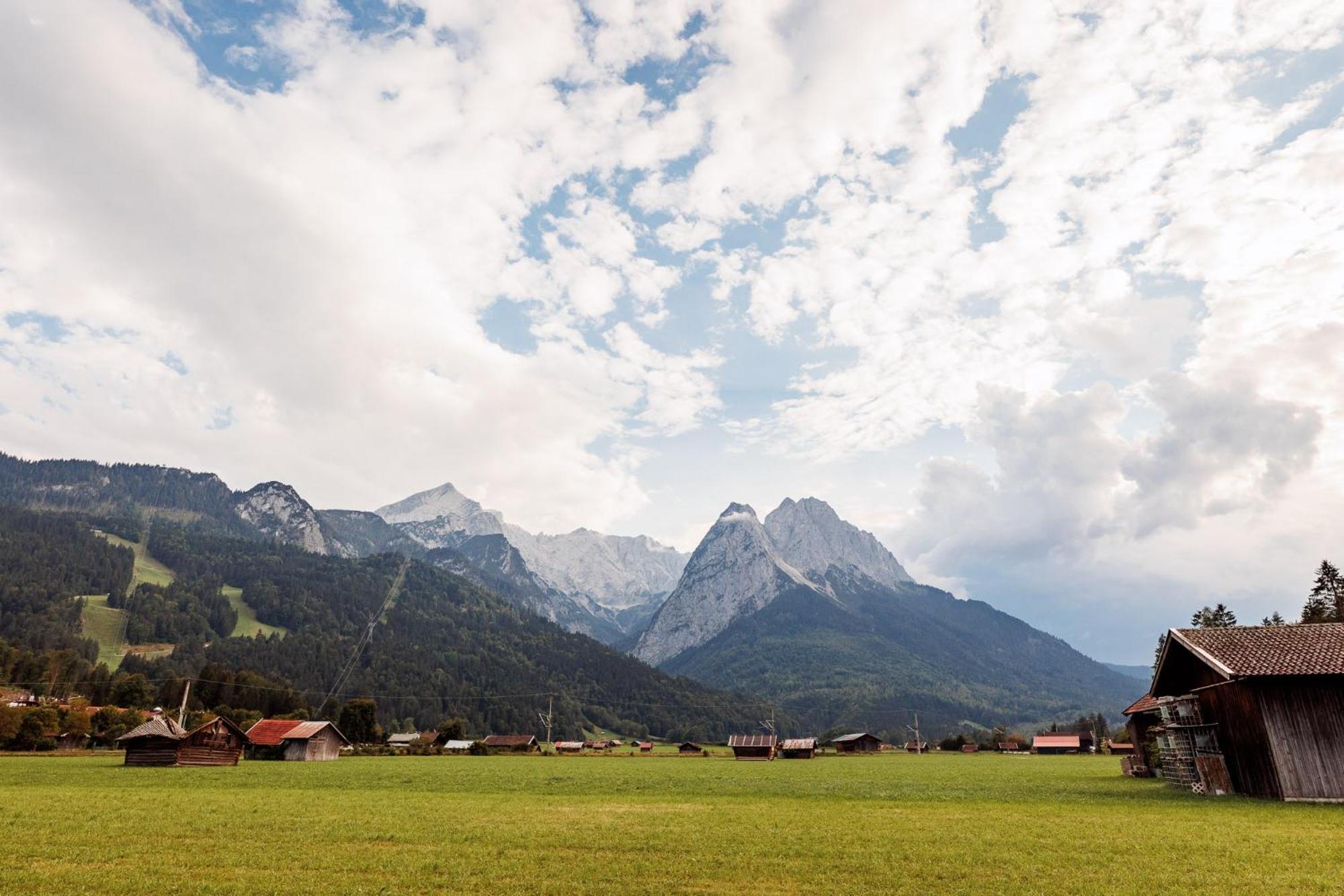 Haus Mit Wunderschoenem Ausblick Und Garten Garmisch-Partenkirchen Exterior photo